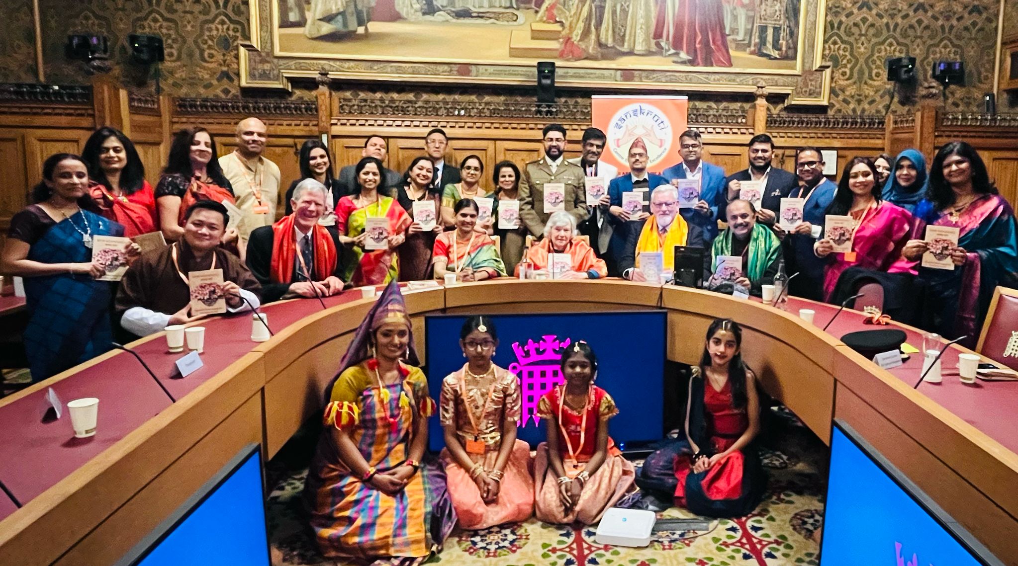 डॉ. मेजर मुनीश चौहान ब्रिटेन में पंजाबी भाषा और जीवन के वास्तविक अर्थ को बढ़ावा दे रहे हैं।